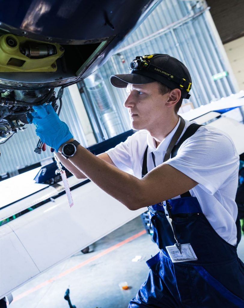 Jet MS: the crucial role of avionics engineer