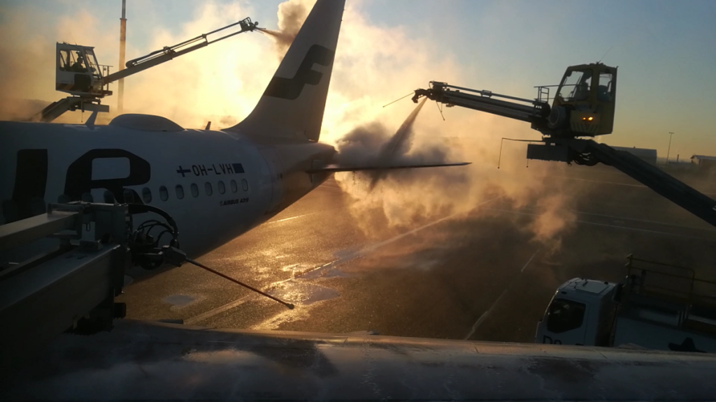 Aviator extends partnership with Finnair to 2028 for de-icing and winter services at Helsinki Airport