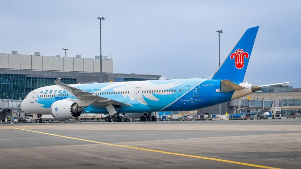 Aviator-China-Southern-Photo-PasiSalminen-com