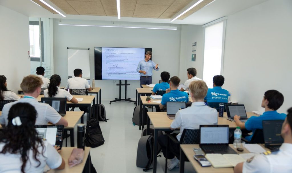 Middle-East-will-require-more-than-58,000-new-pilots